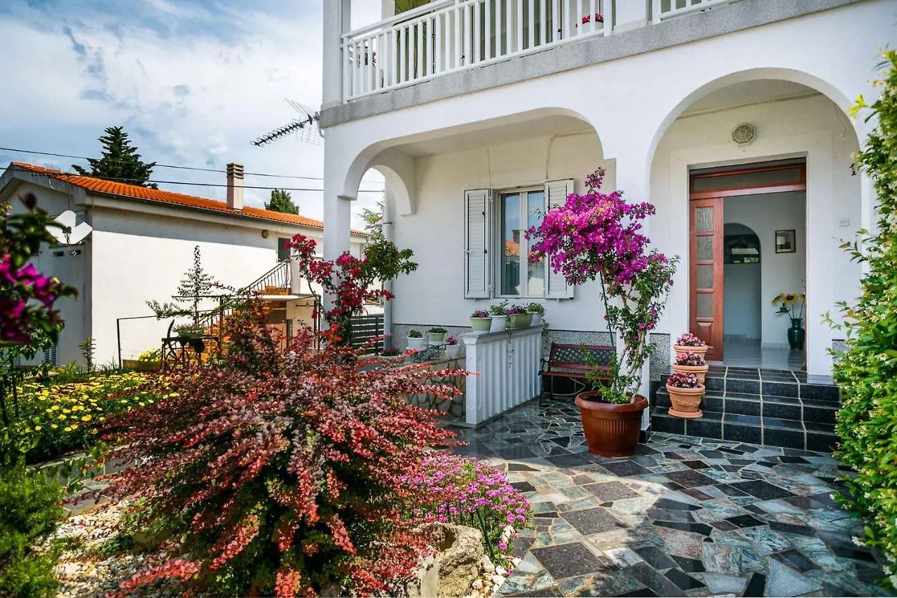 Apartment In Malinska/Insel Krk 12762