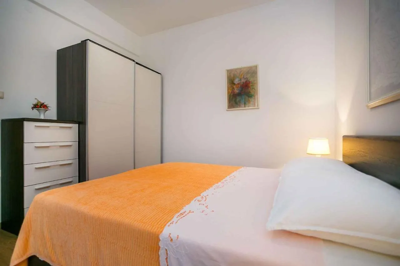 Apartment In Malinska/Insel Krk 12762