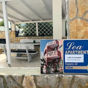 Apartmán Lea With Pool, Malinska